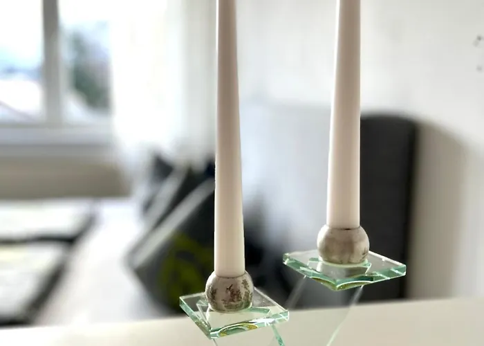 Tina * נאומבורג